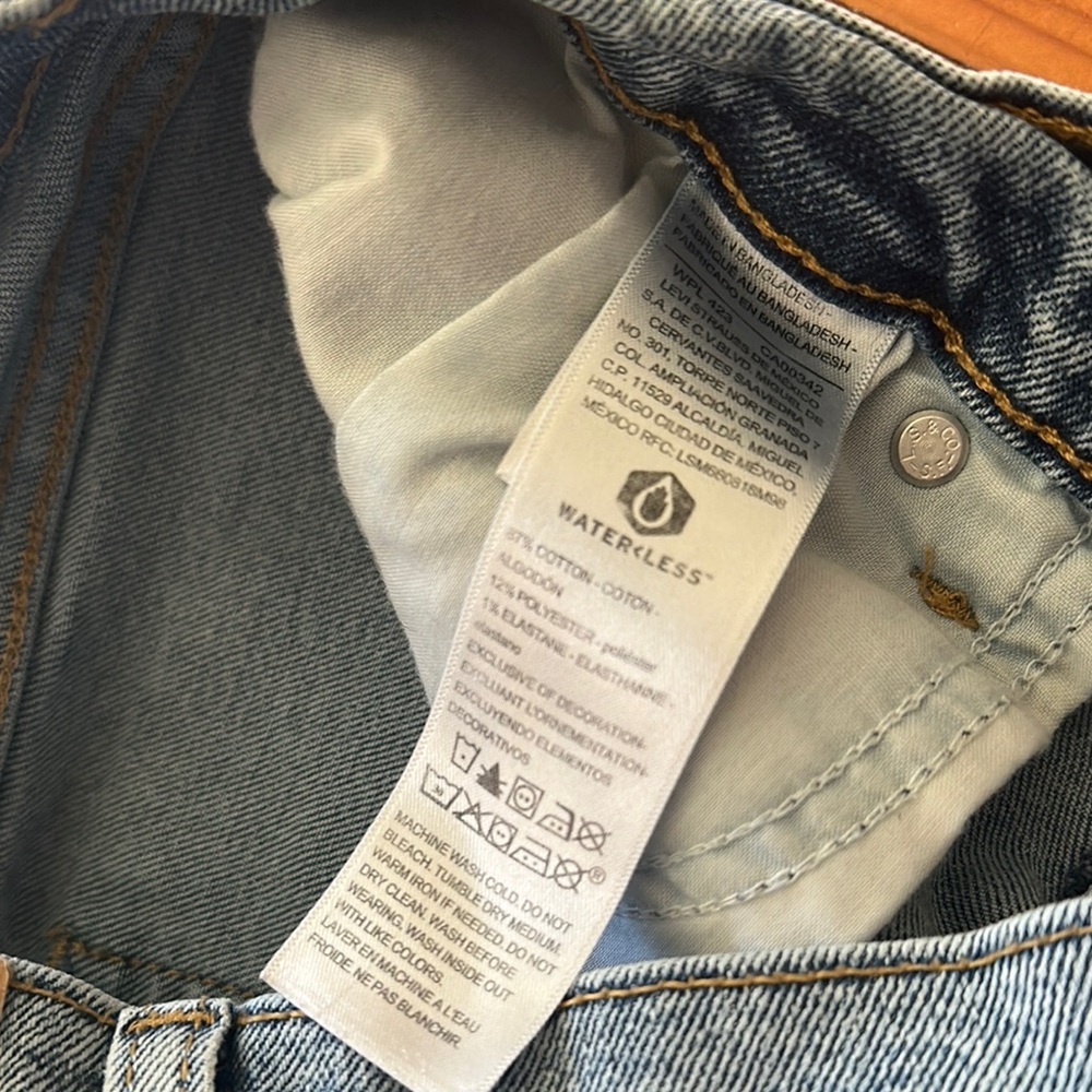Signature Levi Strauss Heritage High‎ Rise Denim Shorts | 27 / 4 - Picture 5 of 6